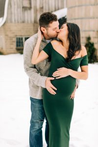 Maternity Photoshoot with Noah Wearing Green Maternity Dress-04